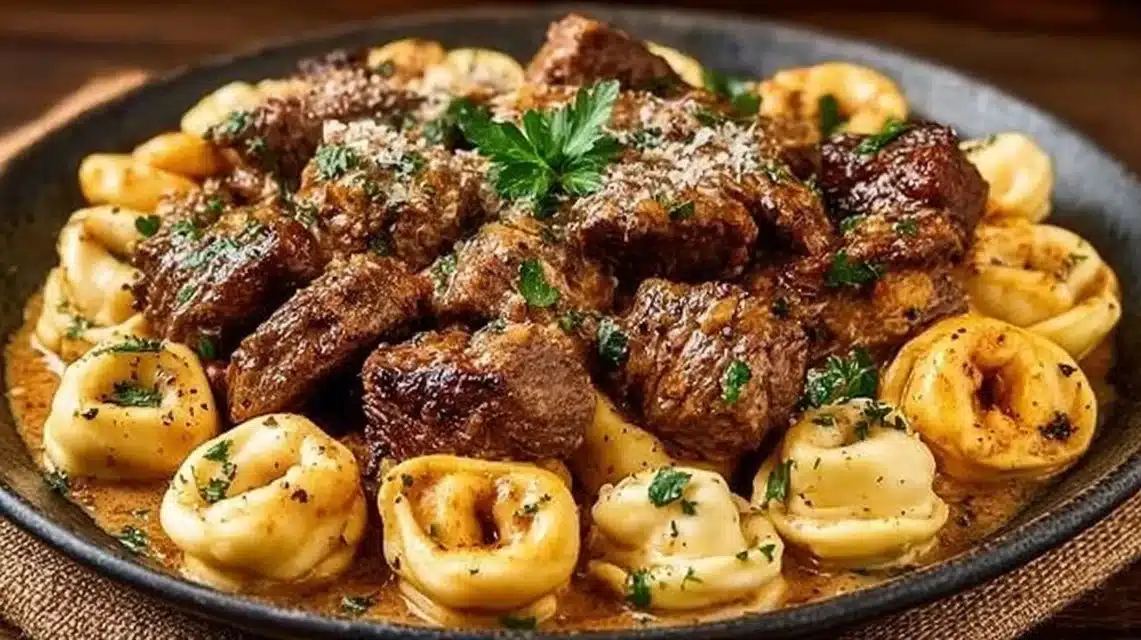 Garlic Steak Tortellini in Creamy House Sauce for a Quick Family Dinner 1 Delicious Cracked Garlic Steak Tortellini in creamy sauce