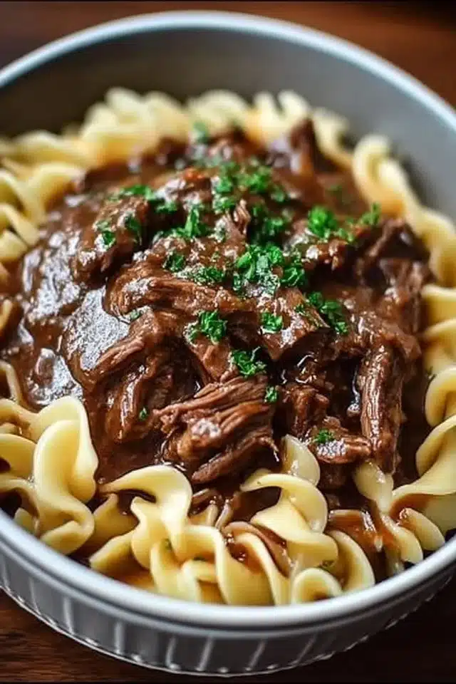 Slow Cooker Beef & Noodles