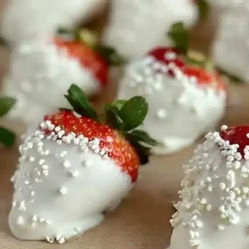 white chocolate covered strawberry cupcakes 2026 04 27 114101 1024x574 1